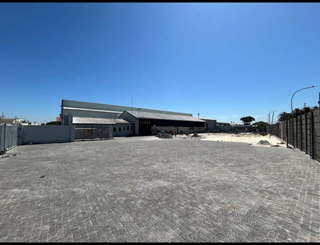 1,635M² FACTORY TO LET IN BEACONVALE